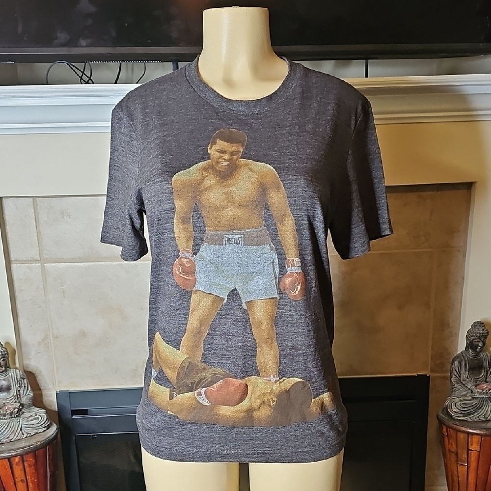 Never Worn. Old Navy Collectabilitiees Muhammad Ali Boxing Graphic Tee. Small